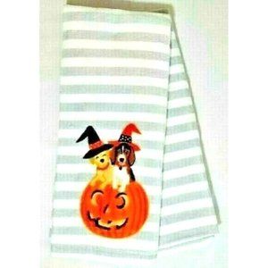 Novogratz 2 Kitchen Towels Halloween Dogs Witch Hat on Pumpkin Holiday Gift NEW